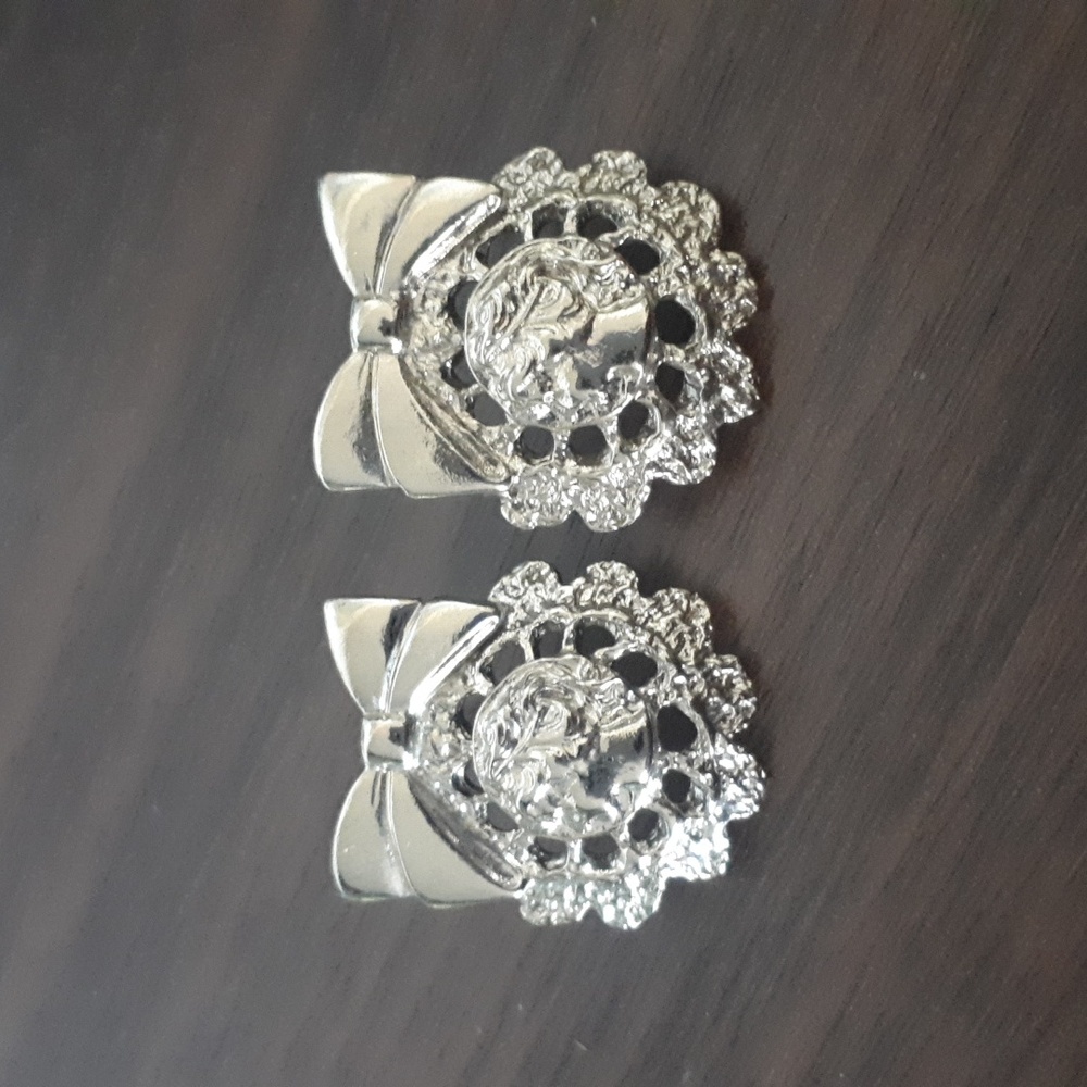 Silver Cameo Earrings